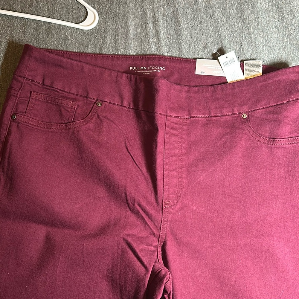 chico’s maroon deep chianti 3.5 R (18R) NWT pull on jegging